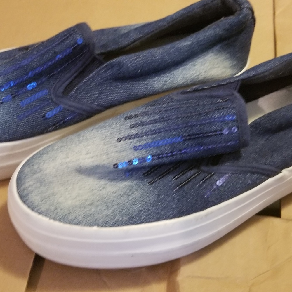 Shoes - Picture 2 of 3